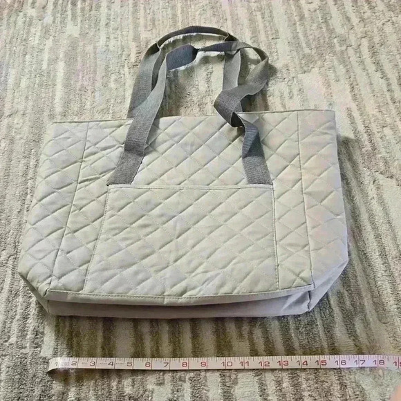 DSW Tote - Picture 1 of 3